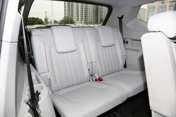 6/7座SUV其實比5座實用，看看這兩款，安靜舒適、省油、四輪驅動