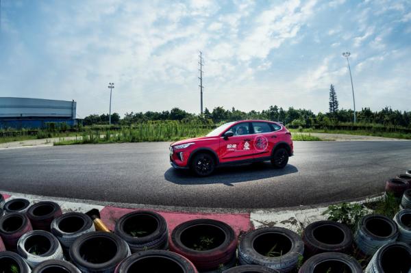 究竟是追趕還是超越，赤兔和XR-V論駕控誰能小勝一籌？