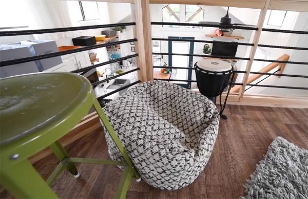 一位65歲奶奶獨居37㎡小家:利用4米層高做臥室,蝸居日子轉眼1年 一位65歲奶奶獨居37㎡小家:利用4米層高做臥室,蝸居日子轉眼1年