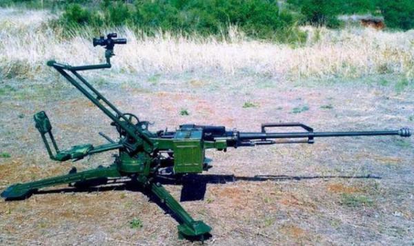 我國自主生產的02重機槍,不受地域限制,可幹廢一架武裝直升機 我國自主生產的02重機槍,不受地域限制,可幹廢一架武裝直升機