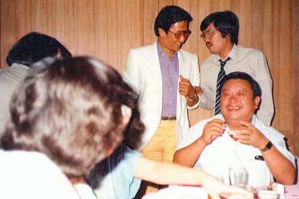 他是王晶的父親，港片的祖師爺，去世時能讓謝賢黃日華為其扶靈