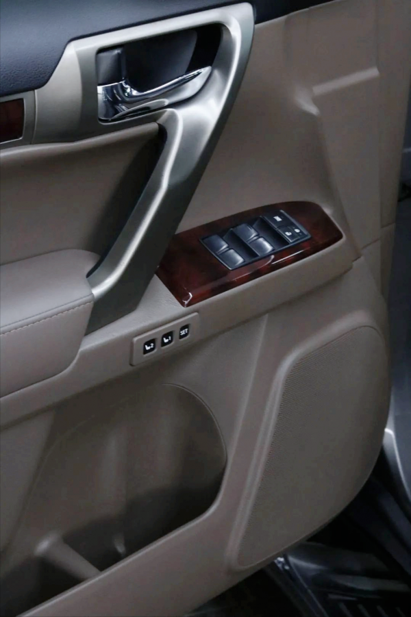 怪獸修車：翻新一輛13年的雷克薩斯GX460，最終滿血復活變新車