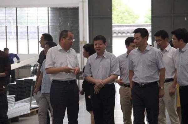 金盾董事長周建燦：白手起家公司市值高達93億，為何選擇跳樓自殺