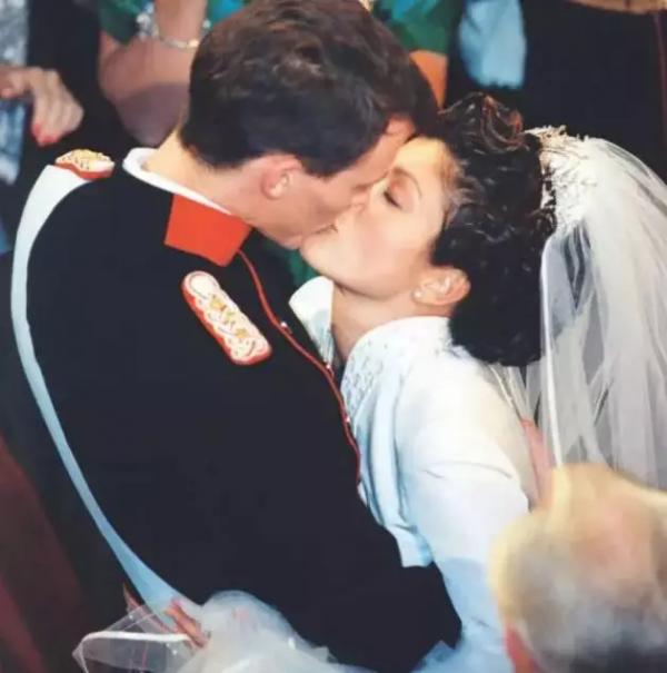 她是歐洲首位亞裔王妃，40歲時和王子離婚：男人不過是錦上添花