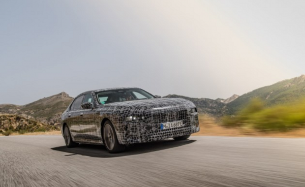 將於2022年亮相 提供三種不同動力 寶馬i7官方諜照圖曝光