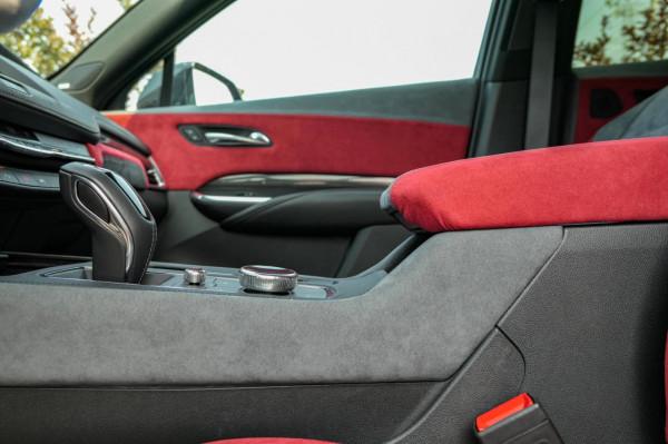 展現個性的全新表達方式，凱迪拉克XT4 Alcantara內飾實拍