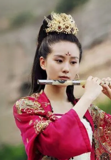 古裝劇中的&OpenCurlyDoubleQuote;笛彈奏樂器的美人&rdquo;：阿嬌霸氣、趙麗穎啃相太可愛
