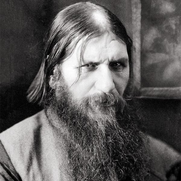 不死妖僧吃8塊劇毒蛋糕，讓親王為其獻唱，閉眼後抬頭：換個調子