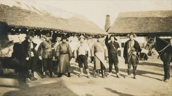 河南90歲老農去世,整理遺物發現一破紙,揭開其隱藏40年真實身份 河南90歲老農去世,整理遺物發現一破紙,揭開其隱藏40年真實身份