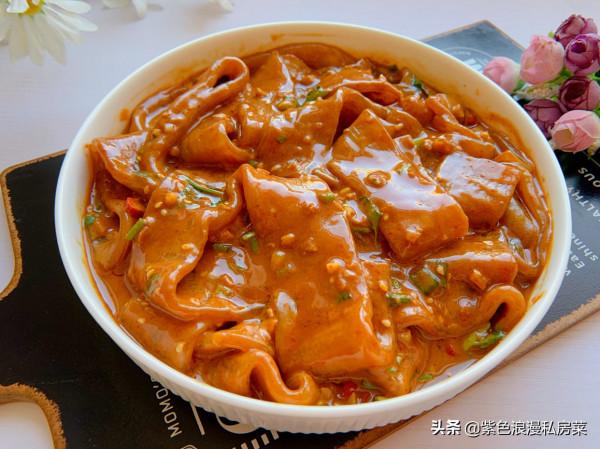 孩子最近迷上這道早餐,酸辣開胃,每一口都裹滿醬汁,香到舔碗底 孩子最近迷上這道早餐,酸辣開胃,每一口都裹滿醬汁,香到舔碗底