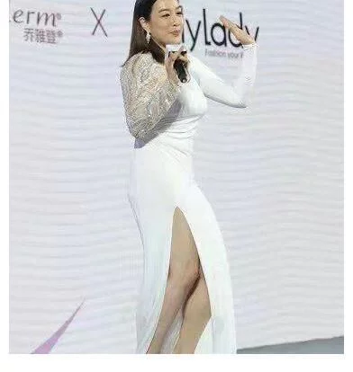 鍾麗緹上節目沒了濾鏡,一下子就成了乾癟老太太,臉鬆垮下墜 鍾麗緹上節目沒了濾鏡,一下子就成了乾癟老太太,臉鬆垮下墜