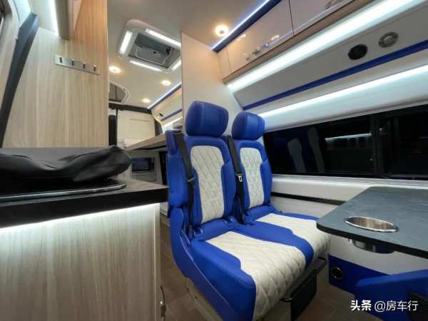 房車又雙叒沒電了？​江鈴洲際漫步者客定新能源版房車，超長續航