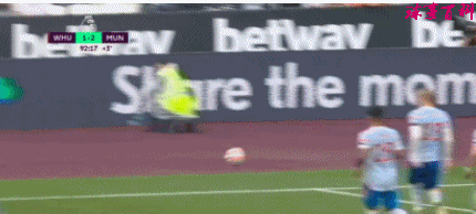 李鐵恩師騷操作:壓哨換人罰丟點球 曼聯順利帶走3分 李鐵恩師騷操作:壓哨換人罰丟點球 曼聯順利帶走3分