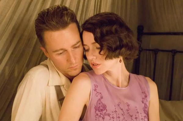 《面紗》原著：女人，別高估男人對你的愛，也別低估人性的陰暗