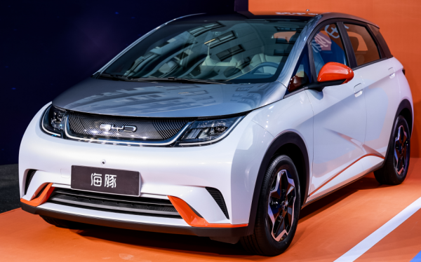 比亞迪海豚提供不同版本，續航及配置存在差異，怎麼選