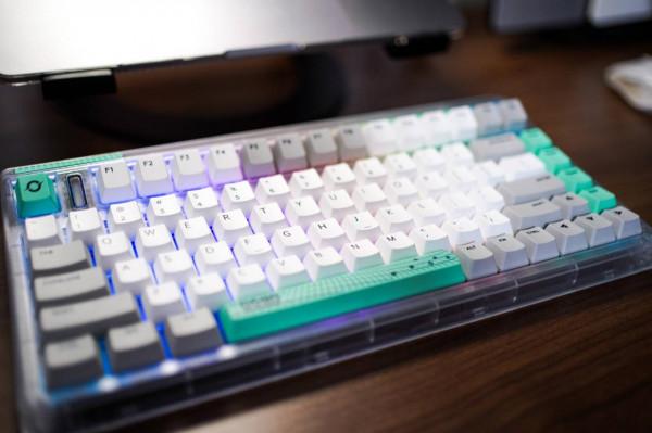 從效能到設計都是2021最大驚喜，鋁廠OG80蟲洞到底有多特別