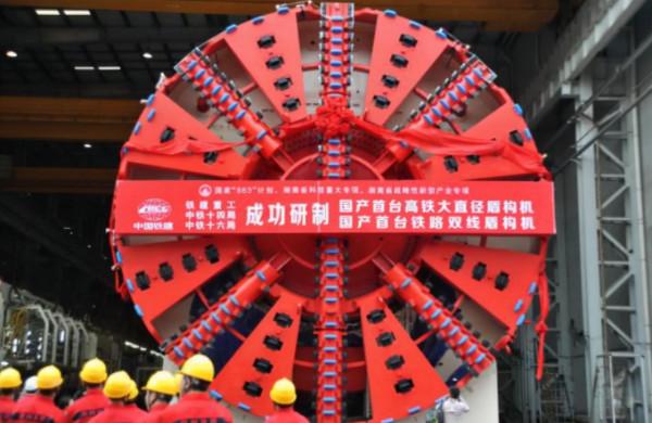 中國2000噸盾構機出口，印度死活不會組裝？印專家連夜上門請教