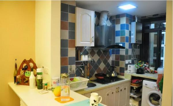 打拼4年買的32㎡小戶型，裝修花5萬，客餐廚一體、乾溼分離…曬曬