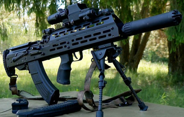 白俄羅斯SMAR-100BPM步槍：看了這把無託步槍，誰還敢說95醜？