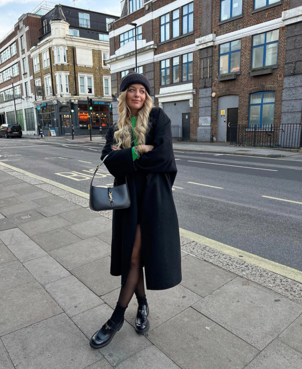 冬天，“長大衣+平底鞋”才舒服，借鑑這5款平底鞋，實用又時髦