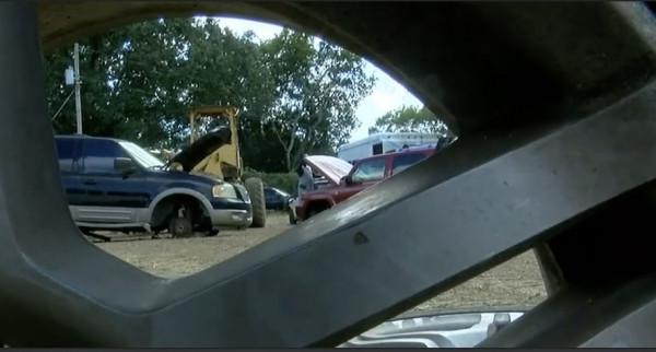 美國男子路邊撿了輛&quot;免費車&quot;開走，沒想到車裡藏著具屍體