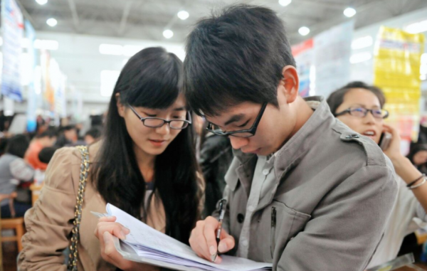 軍隊文職月薪近萬待遇好,卻無人問津,究竟是何原因? 軍隊文職月薪近萬待遇好,卻無人問津,究竟是何原因?