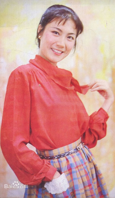 劉曉慶談電影大哭起來，那時我沒有片酬沒肉吃，梁家輝糧票衝馬桶