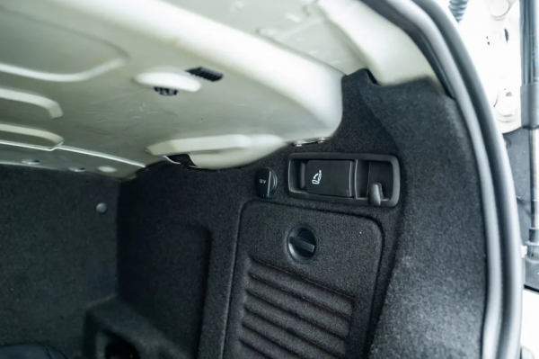 二手敞篷高爾夫:秋高氣爽需好車相伴,十二萬出頭的個性之選 二手敞篷高爾夫:秋高氣爽需好車相伴,十二萬出頭的個性之選