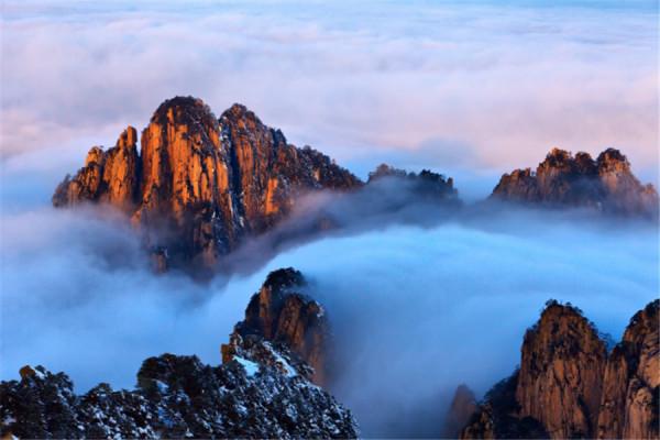 美國遊客到安徽旅遊，看到“黃山”都被圍起來收費！直言看不明白