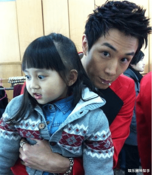 “小葡萄”長大了,14歲成長腿美女,模樣和小時候變化大 “小葡萄”長大了,14歲成長腿美女,模樣和小時候變化大