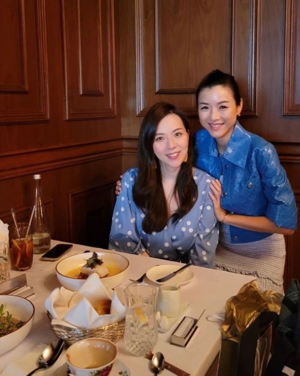 陳茵媺為港姐閨蜜慶生,穿姐妹裝似大學生,與陳豪不抗拒追生四胎 陳茵媺為港姐閨蜜慶生,穿姐妹裝似大學生,與陳豪不抗拒追生四胎