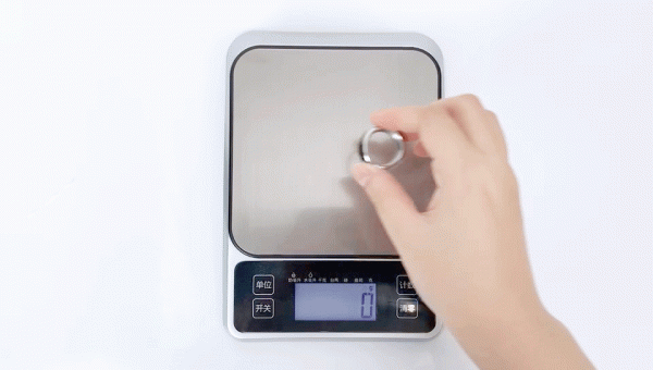 藍芽智慧戒指，讓你隔空刷影片