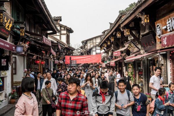 一到假期,重慶就開啟人海模式,這幾個地方到處都是人 一到假期,重慶就開啟人海模式,這幾個地方到處都是人