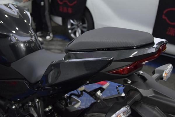 川崎Ninja 400裝貼艾利專車專用資料漆面膜保護膜