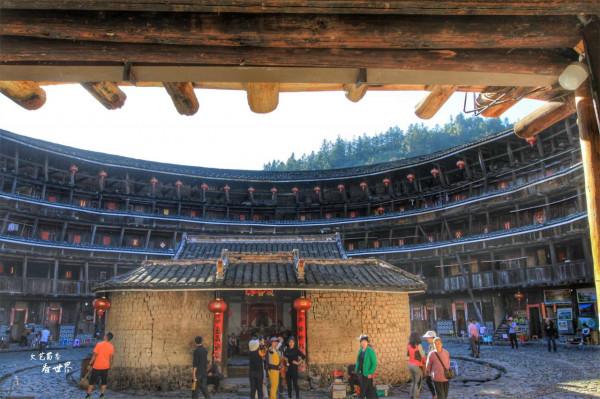 南靖土樓叫做“四菜一湯”,遊客絡繹不絕,門票年收入超2.5億 南靖土樓叫做“四菜一湯”,遊客絡繹不絕,門票年收入超2.5億