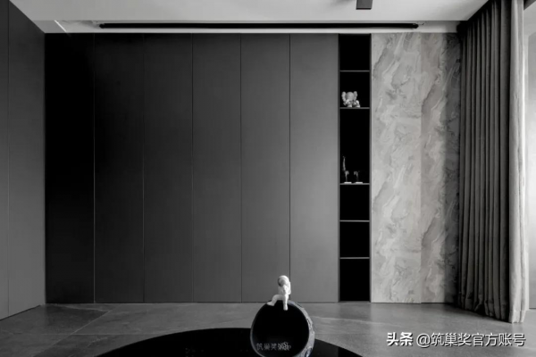我就想把家設計成純黑色怎麼了？設計師：沒問題，安排