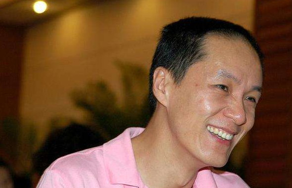 馮遠征跟大8歲妻子結婚後選擇丁克，現如今怎麼樣了？