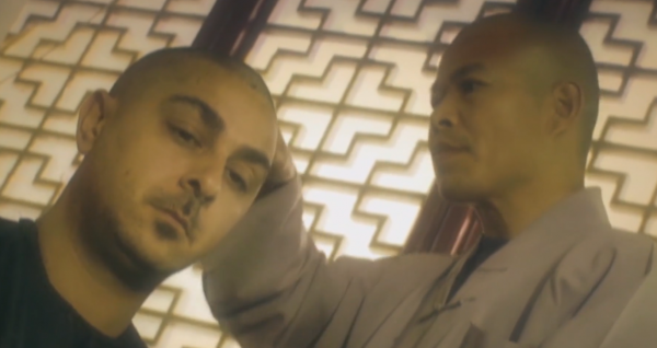 美國小哥挑戰少林功夫，被小師傅一拳打到鼻血長流，直言：太后悔