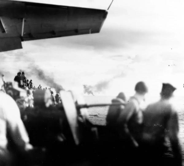 萊特灣大海戰（四十四）