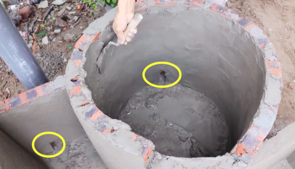 嫌院落一角太單調，用上紅磚成本就兩三百，瞬間成為一道靚麗風景