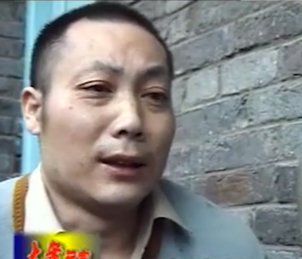 1992年，為傳宗接代夫妻倆找村裡人“幫忙”，6年後丈夫離奇身亡