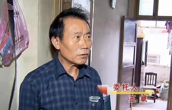 母親去世後，身價百萬的子女不贍養老人外，還要和親爹斷絕關係