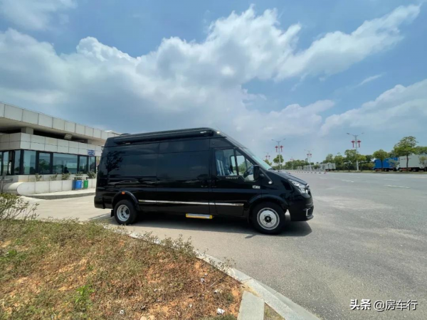 房車又雙叒沒電了？​江鈴洲際漫步者客定新能源版房車，超長續航