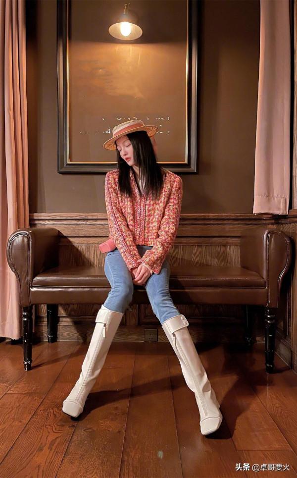 張韶涵真是人如其“樂”，穿純白色薄紗禮裙，都是那麼動人心絃