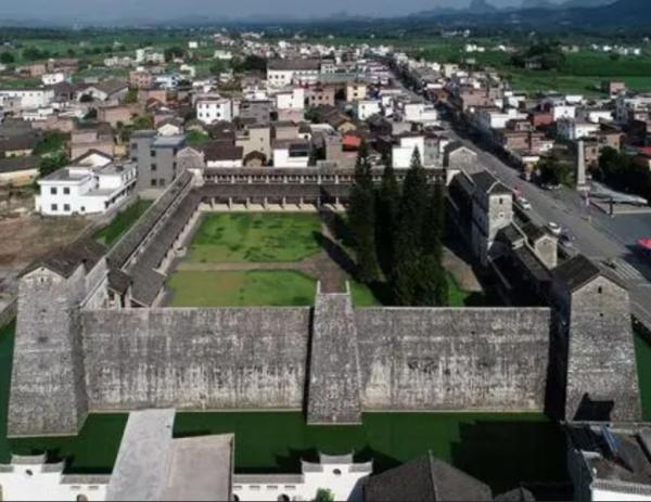 廣東一座南宋古村，有粵北罕見的巨型城堡，入選廣東最美十大古村