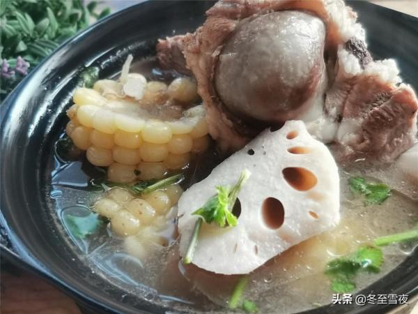 大雪節氣過後，家裡常喝這個湯，滋補健脾開胃，補鈣壯骨身體好