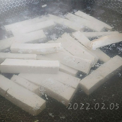 在家不知道吃什麼，吃滷肉菘菜燒豆腐就對了