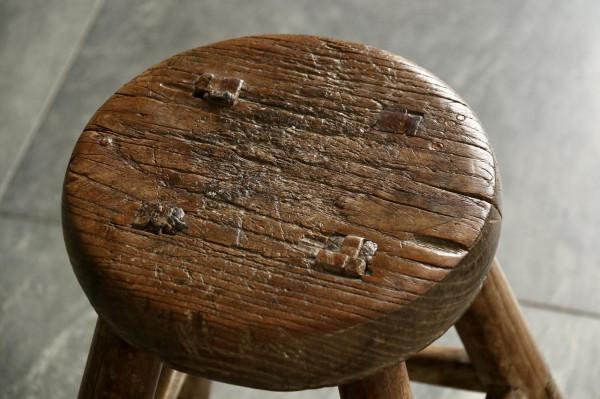 空間美器• 四足圓凳 古為今用 空間美器• 四足圓凳 古為今用