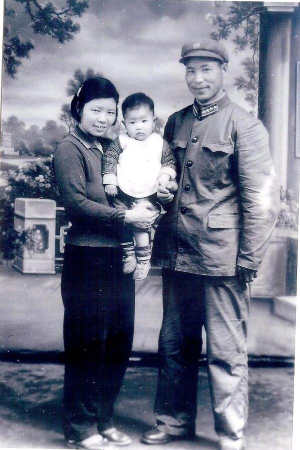 蘇紅的女兒焦瀚霆：11歲時父親離世，她在媽媽眼裡一夜長大