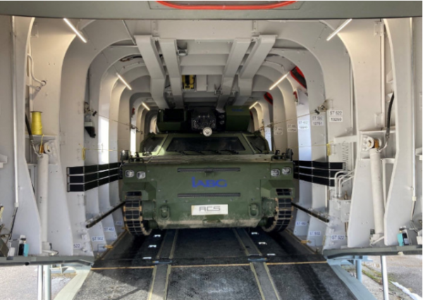 德國QQ戰車！4條履帶小怪獸，火力兇猛打坦克，還能乘直升機飛